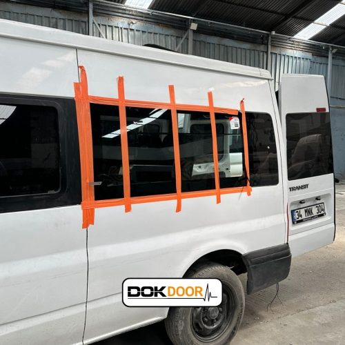 Ford Transit Arka Taraf Yan Cam Değişimi