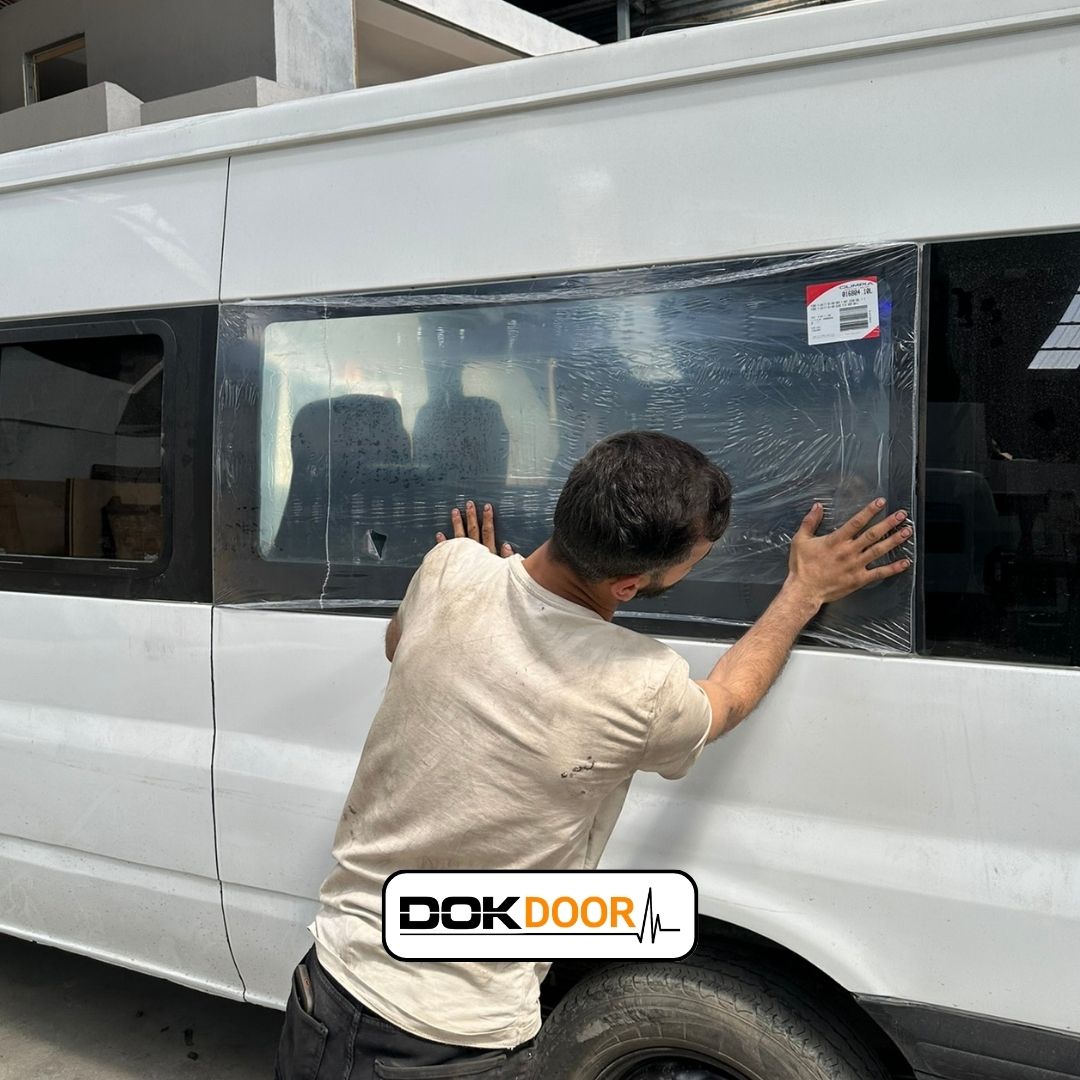 Ford Transit Yan Cam Değişimi